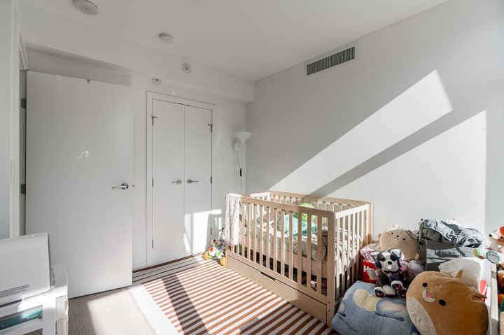 Photo 14 at 301 - 4638 Gladstone Street, Victoria VE, Vancouver East