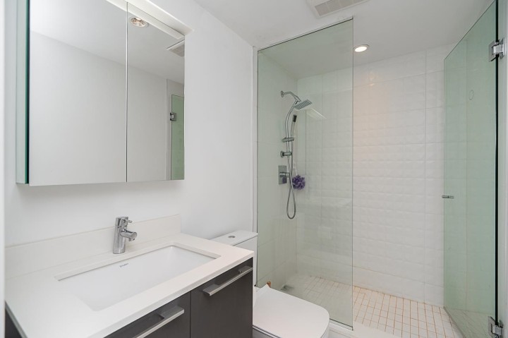 Photo 15 at 301 - 4638 Gladstone Street, Victoria VE, Vancouver East