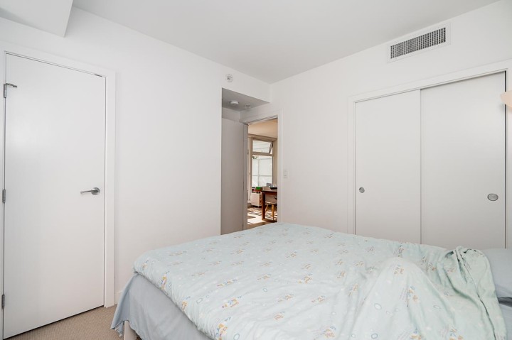 Photo 11 at 301 - 4638 Gladstone Street, Victoria VE, Vancouver East