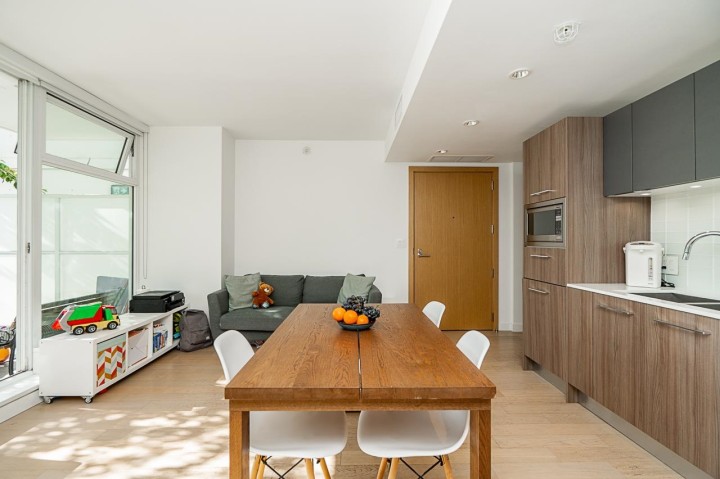 Photo 4 at 301 - 4638 Gladstone Street, Victoria VE, Vancouver East