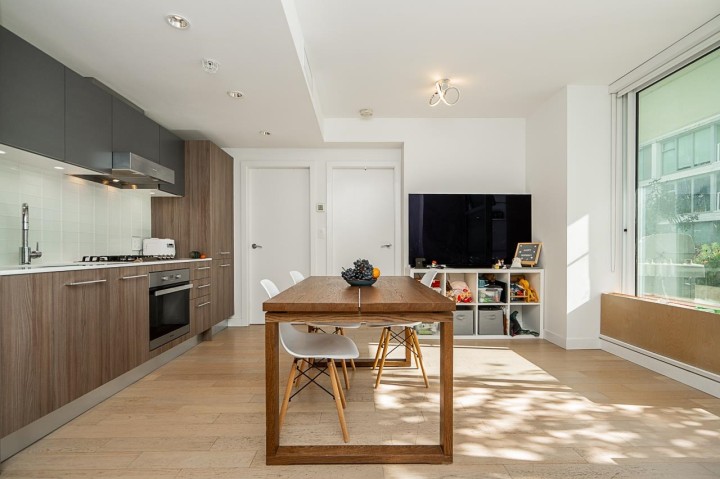 Photo 8 at 301 - 4638 Gladstone Street, Victoria VE, Vancouver East