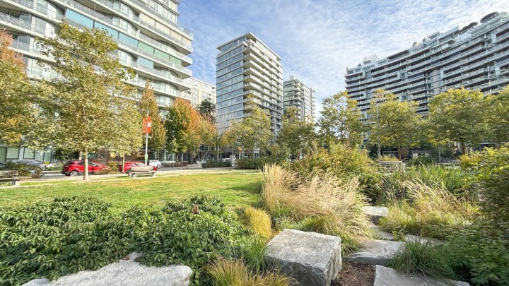 Photo 5 at 1210 - 1708 Columbia Street, False Creek, Vancouver West