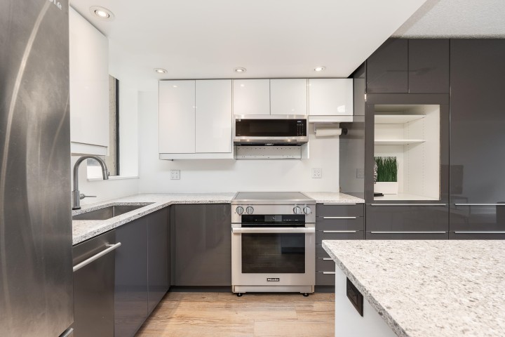 Photo 7 at 201 - 1995 Beach Avenue, West End VW, Vancouver West