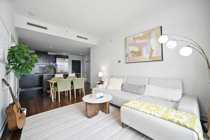 Photo 10 at 404 - 3595 W 18th Avenue, Dunbar, Vancouver West