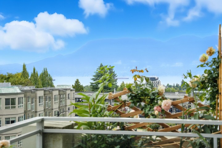 Photo 25 at 404 - 3595 W 18th Avenue, Dunbar, Vancouver West