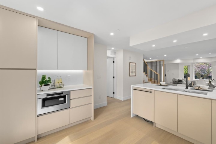 Photo 13 at 2436 W 49th Avenue, S.W. Marine, Vancouver West