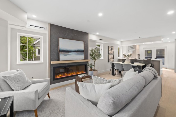 Photo 3 at 2436 W 49th Avenue, S.W. Marine, Vancouver West