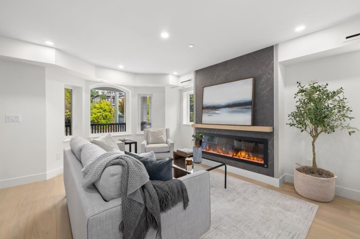 Photo 5 at 2436 W 49th Avenue, S.W. Marine, Vancouver West