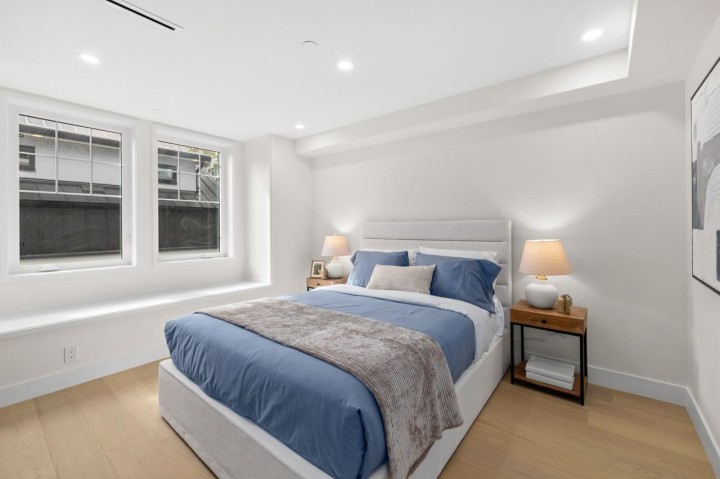 Photo 15 at 2436 W 49th Avenue, S.W. Marine, Vancouver West