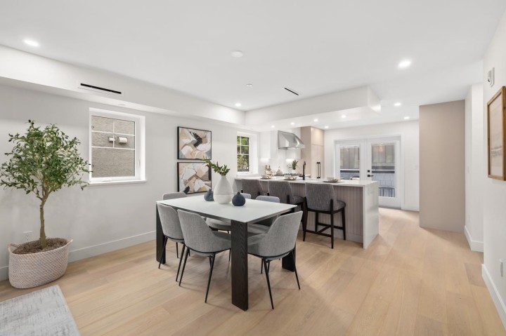 Photo 8 at 2436 W 49th Avenue, S.W. Marine, Vancouver West