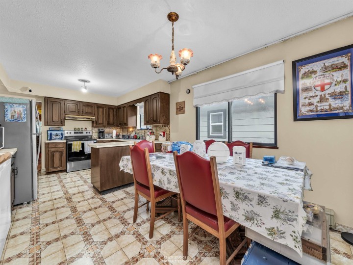 Photo 2 at 3112 E 1st Avenue, Renfrew VE, Vancouver East