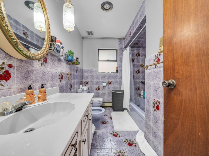 Photo 7 at 3112 E 1st Avenue, Renfrew VE, Vancouver East