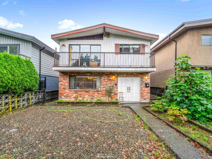 Photo 1 at 3112 E 1st Avenue, Renfrew VE, Vancouver East