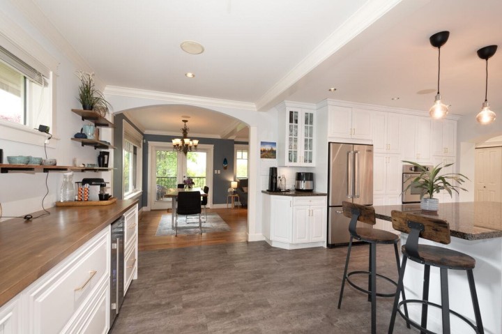 Photo 6 at 1050 11th Street, Sentinel Hill, West Vancouver