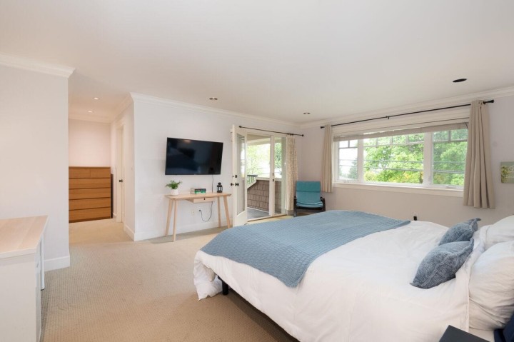 Photo 14 at 1050 11th Street, Sentinel Hill, West Vancouver