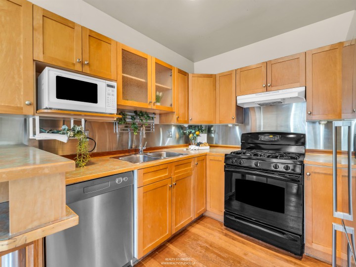 Photo 10 at 138 W Kings Road, Upper Lonsdale, North Vancouver