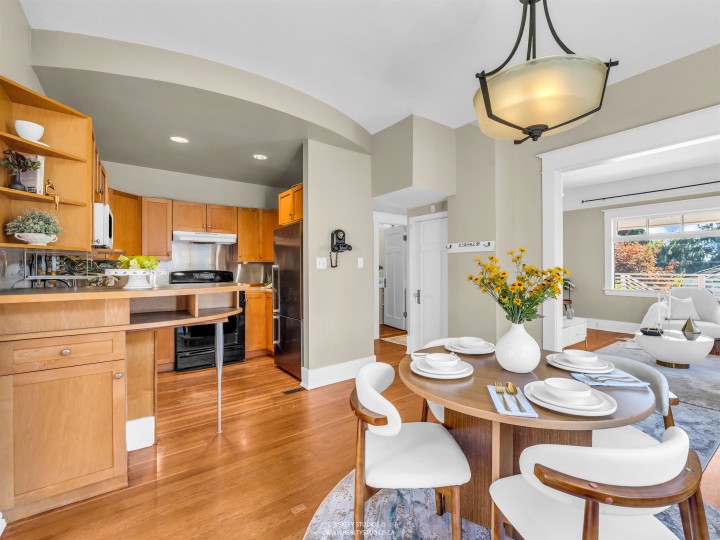 Photo 8 at 138 W Kings Road, Upper Lonsdale, North Vancouver