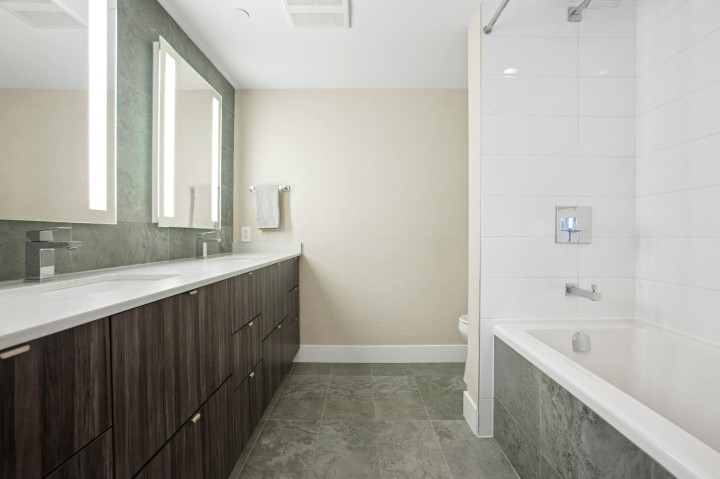 Photo 17 at 607 - 1788 Columbia Street, False Creek, Vancouver West