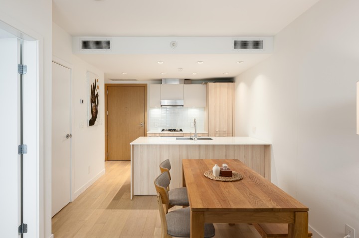 Photo 6 at 1606 - 2220 Kingsway, Victoria VE, Vancouver East