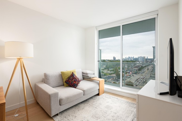 Photo 9 at 1606 - 2220 Kingsway, Victoria VE, Vancouver East