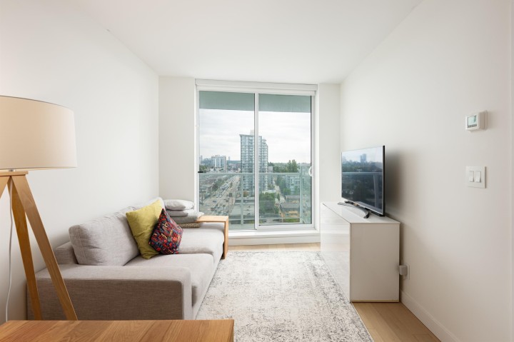 Photo 8 at 1606 - 2220 Kingsway, Victoria VE, Vancouver East