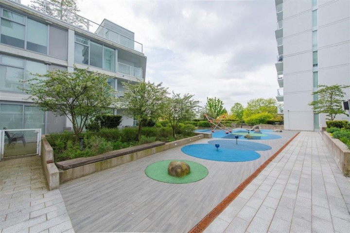 Photo 21 at 1606 - 2220 Kingsway, Victoria VE, Vancouver East