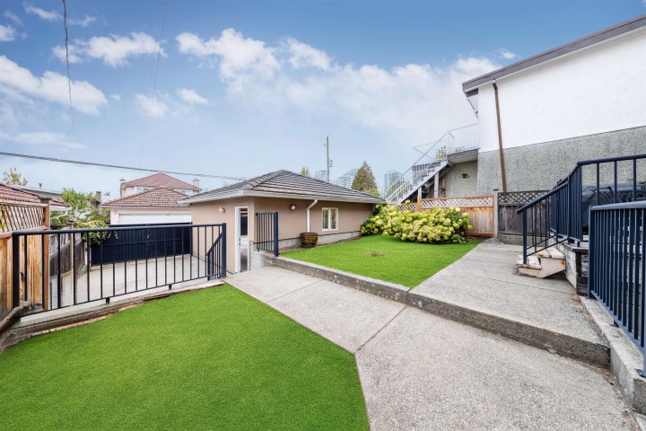 Photo 33 at 260 W 63rd Avenue, Marpole, Vancouver West