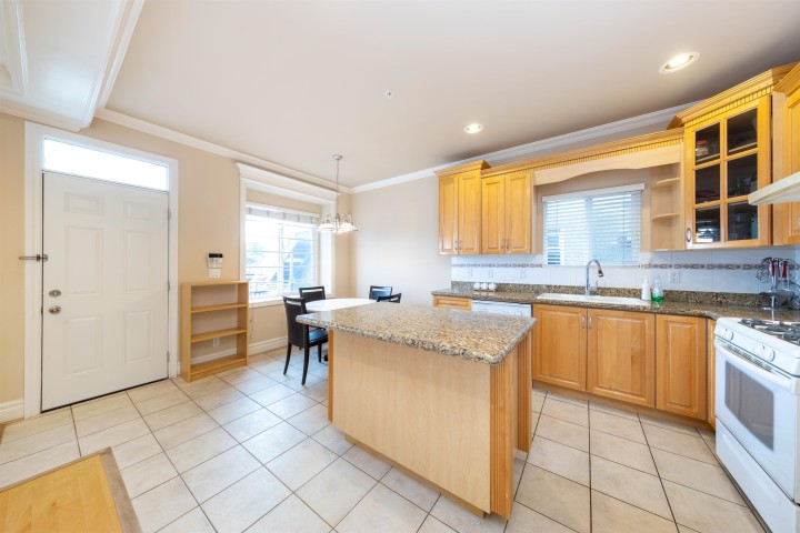 Photo 15 at 260 W 63rd Avenue, Marpole, Vancouver West