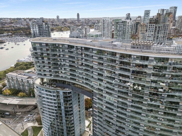 Photo 32 at 2612 - 89 Nelson Street, Yaletown, Vancouver West