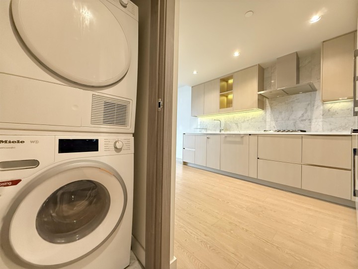 Photo 14 at 2612 - 89 Nelson Street, Yaletown, Vancouver West