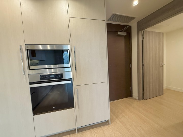 Photo 15 at 2612 - 89 Nelson Street, Yaletown, Vancouver West