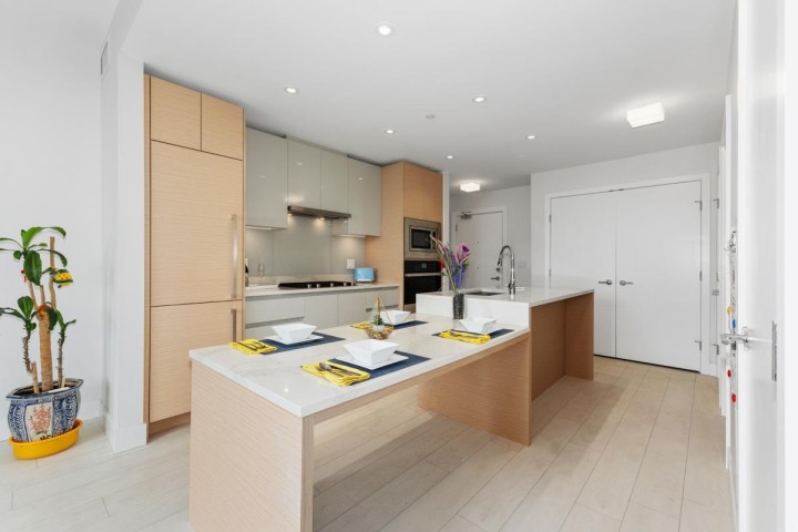 Photo 6 at 701 - 3538 Sawmill Crescent, South Marine, Vancouver East