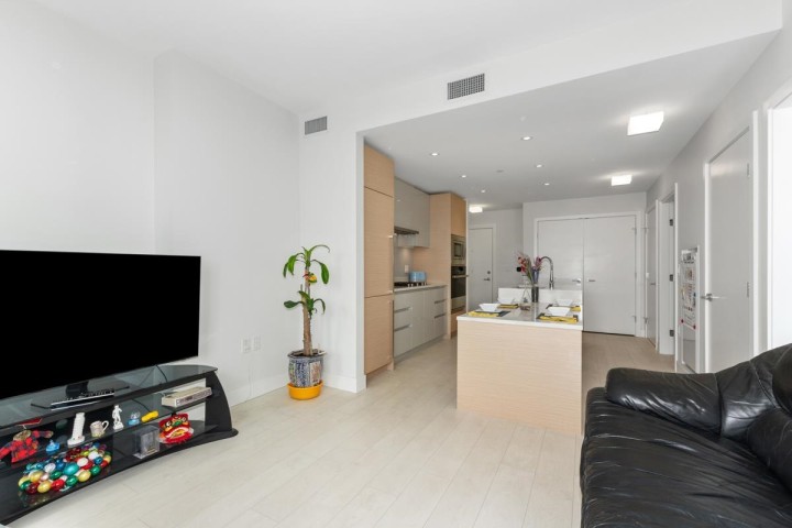 Photo 12 at 701 - 3538 Sawmill Crescent, South Marine, Vancouver East