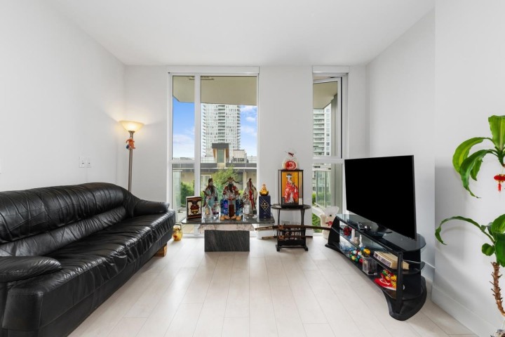 Photo 10 at 701 - 3538 Sawmill Crescent, South Marine, Vancouver East