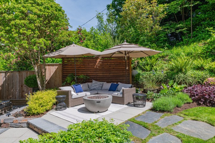 Photo 2 at 997 Canyon Boulevard, Canyon Heights NV, North Vancouver