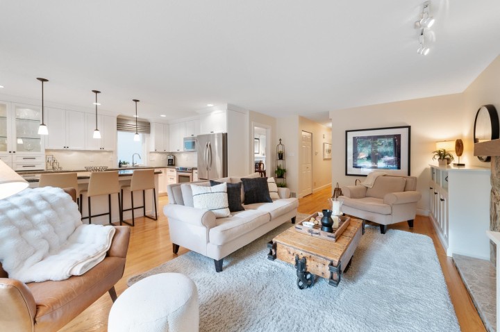 Photo 6 at 997 Canyon Boulevard, Canyon Heights NV, North Vancouver