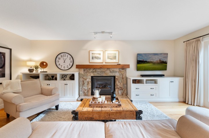 Photo 5 at 997 Canyon Boulevard, Canyon Heights NV, North Vancouver