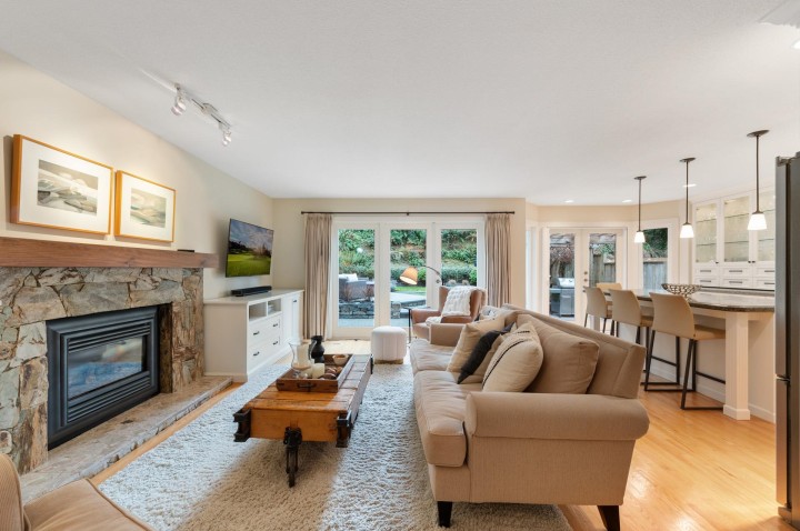 Photo 4 at 997 Canyon Boulevard, Canyon Heights NV, North Vancouver