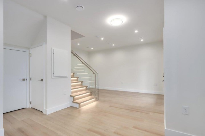 Photo 7 at 1 - 4257 Knight Street, Knight, Vancouver East