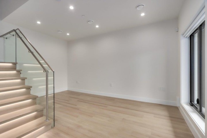 Photo 10 at 1 - 4257 Knight Street, Knight, Vancouver East