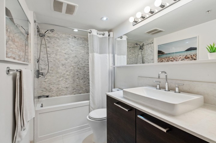 Photo 15 at 808 - 189 Keefer Street, Downtown VE, Vancouver East