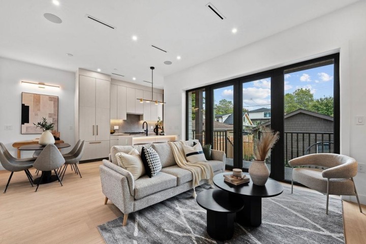 Photo 2 at 6892 Brooks Street, Killarney VE, Vancouver East