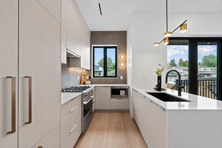 Photo 13 at 6892 Brooks Street, Killarney VE, Vancouver East