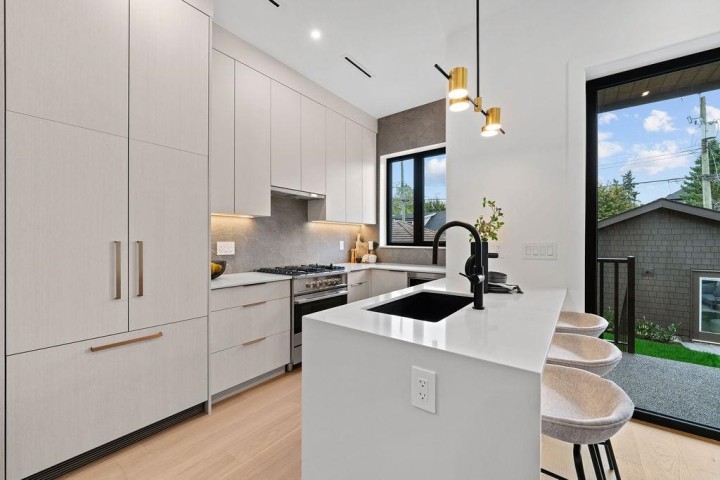 Photo 12 at 6892 Brooks Street, Killarney VE, Vancouver East