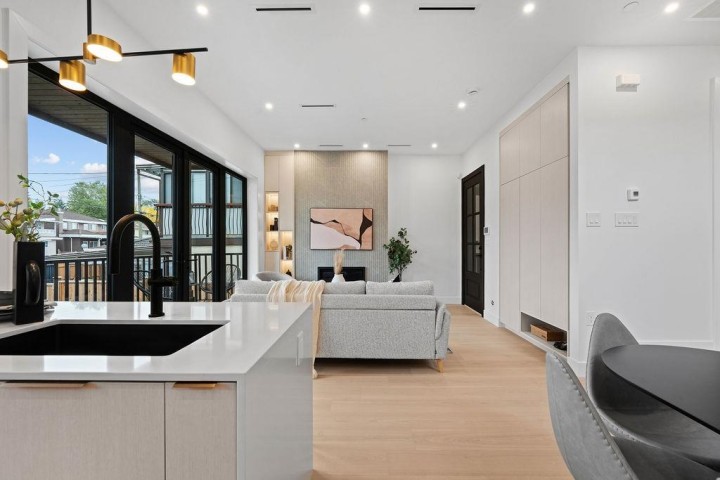 Photo 7 at 6892 Brooks Street, Killarney VE, Vancouver East