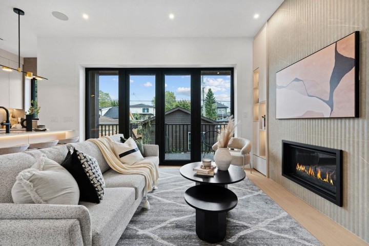 Photo 3 at 6892 Brooks Street, Killarney VE, Vancouver East