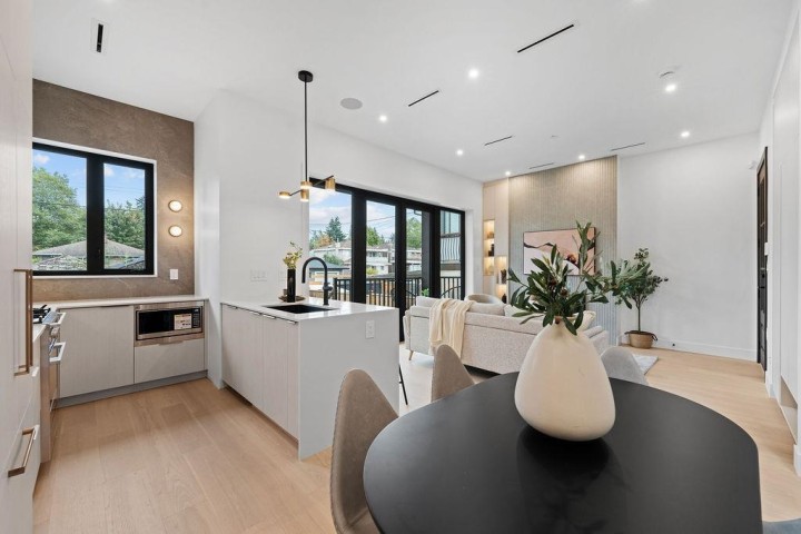 Photo 11 at 6892 Brooks Street, Killarney VE, Vancouver East