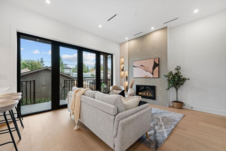 Photo 4 at 6892 Brooks Street, Killarney VE, Vancouver East