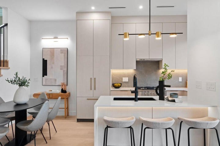 Photo 8 at 6892 Brooks Street, Killarney VE, Vancouver East