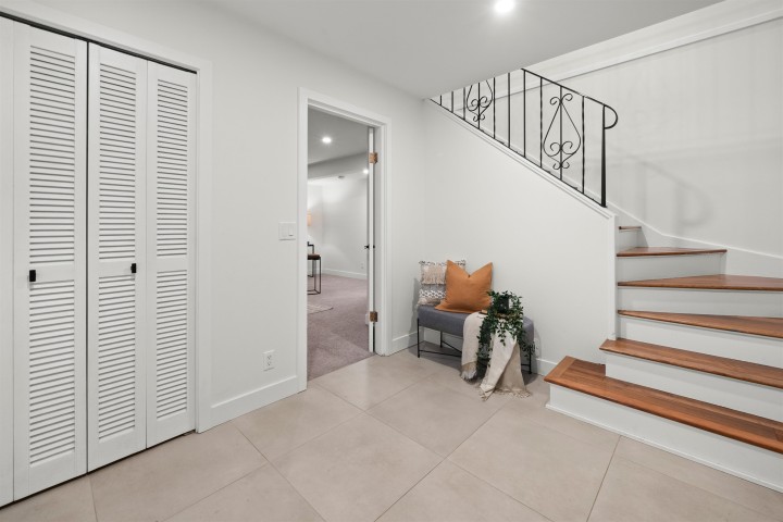 Photo 17 at 4593 Cliffmont Road, Deep Cove, North Vancouver